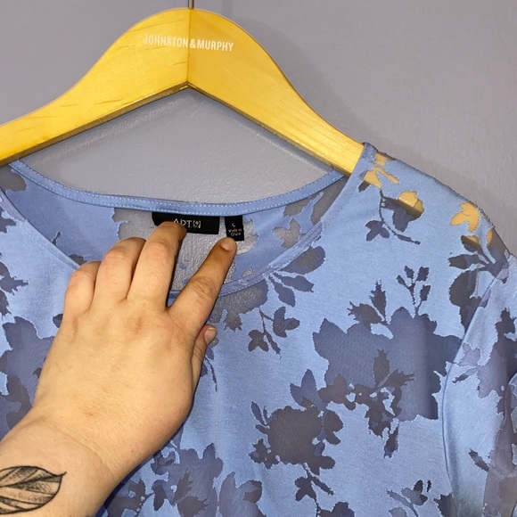 Apt 9 blue mesh & flower print top - Picture 2 of 5